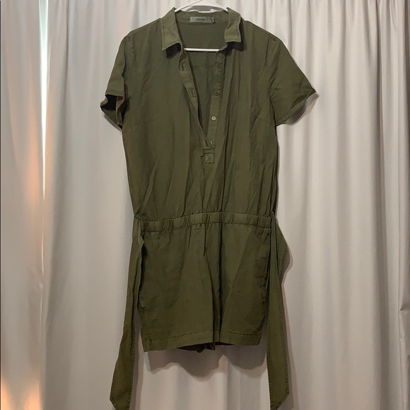 JustFab Green Romper - Picture 1 of 4